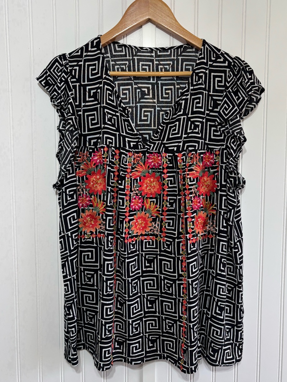 Savannah Jane Black White Geometric Floral Embroidered Boho Ruffle Top Size 1X